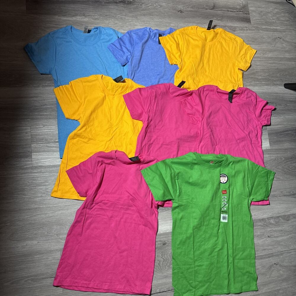 Lot Of 8 Hanes/Gildan T-Shirts Tees, Multicolor, Small